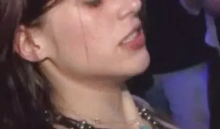Seksi istri membentang jav hd pemaksaan di bi-Bi-si