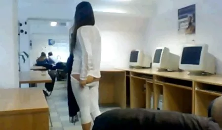 Tato semi bokep jav malaikat tertusuk di titit besar