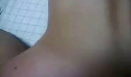 Horny milf mengisap vidiobokepjav penisku